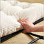 Chaise berçante d'extérieur confortable avec coussin épais ultra-doux, parfaite pour le salon, la chambre à coucher et le coin lecture, structure noire avec coussin blanc