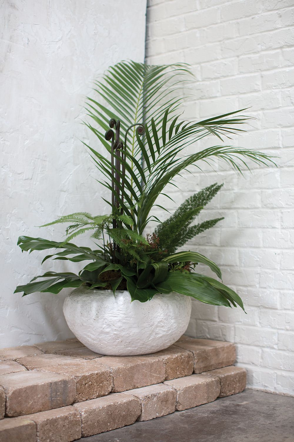 Che 16" Pot Planter