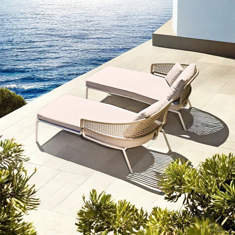 Luxury Outdoor Wicker Chaise Outdoor Metal Chaise Lounge , Cushion Included