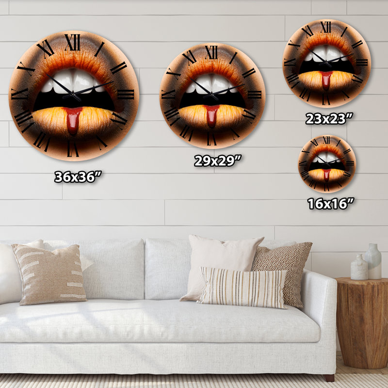 Femme avec un rouge à lèvres noir et orange - horloge murale moderne, Petit