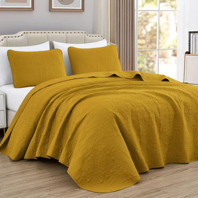 Luca 3-Piece Lightweight Microfiber Oversized Bedspread Set