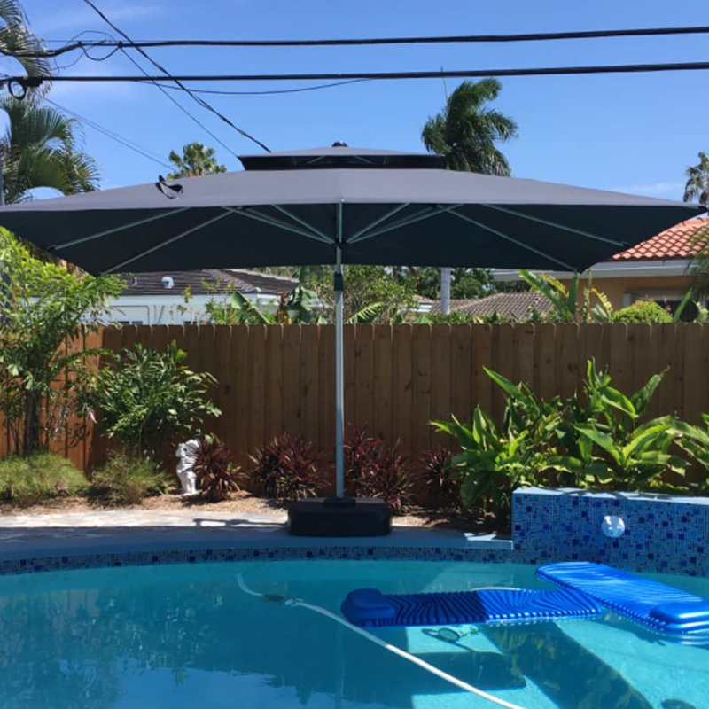 Parasol rectangulaire avec base à roulettes 156 po x 120 po Riksons, gris, Gris, L 120 po x P 156 po