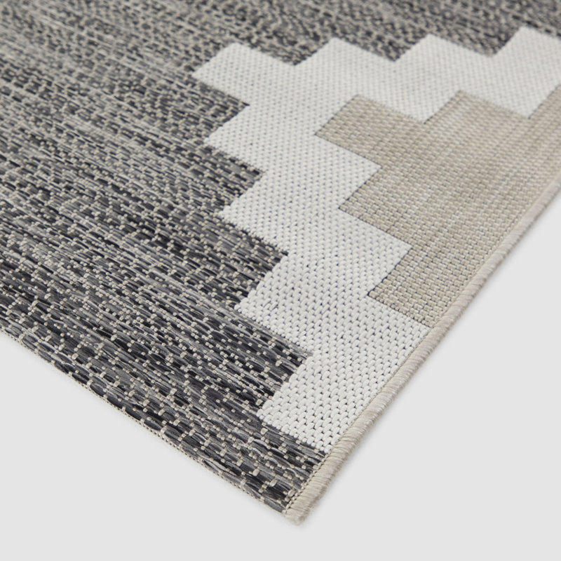 Tapis intérieur / extérieur géométrique tissé à la machine en gris / beige / blanc, Rectangle 5 pi 3 po x 7 pi