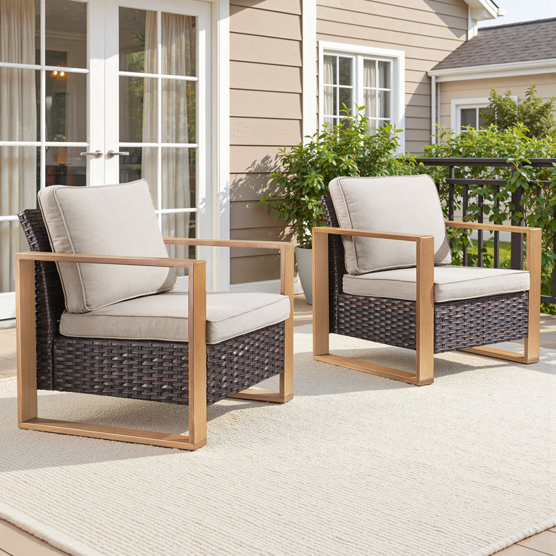Chaise d'extérieur brun en osier avec coussins Allcot (ensemble de 2), Beige