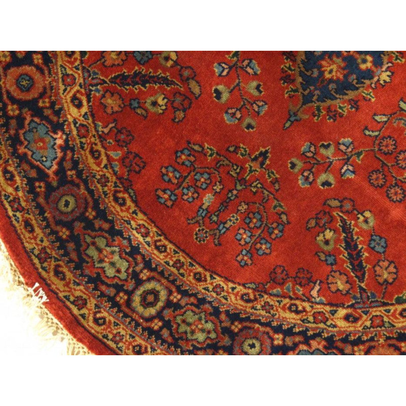 Katriina Oriental Area Rug in Red
