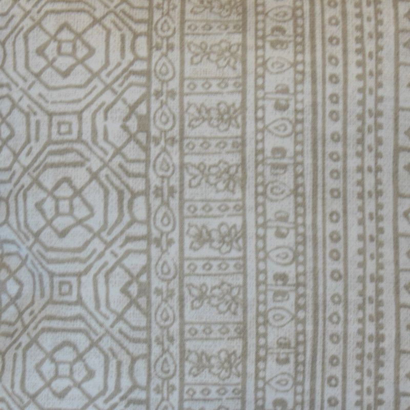 Coussin décoratif intérieur/extérieur ikat Ylenio, Hauteur (26 po) x largeur (26 po), Brun clair