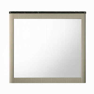 Travonte Mirror