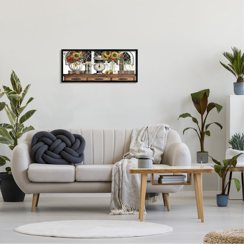 Tournesols sur des meubles antiques, Giclée encadrée noir minuit, H 13 po x l 30 po x P 1,5 po