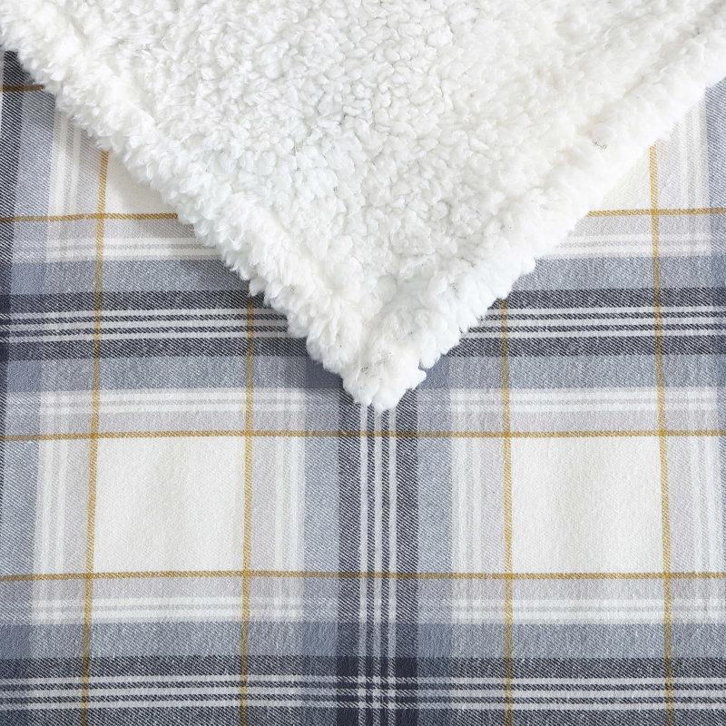 Jeté en flanelle et sherpa imprimé Eddie Bauer, Tissu écossais Edgewood gris