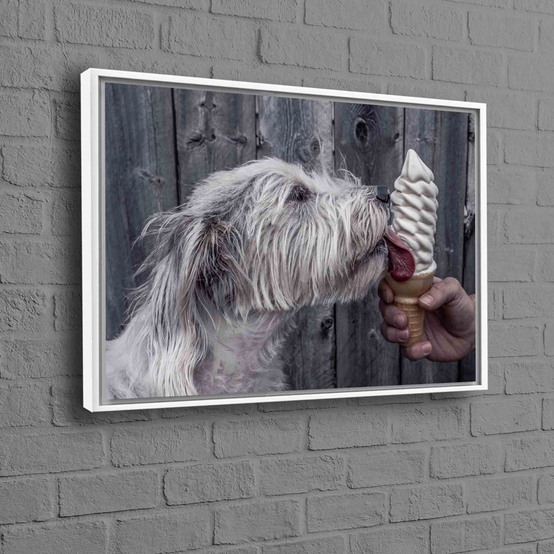 Reproduction d'art ludique sur toile en coton crème Playful Pup, H 12 po x l 16 po, Cadre flottant blanc