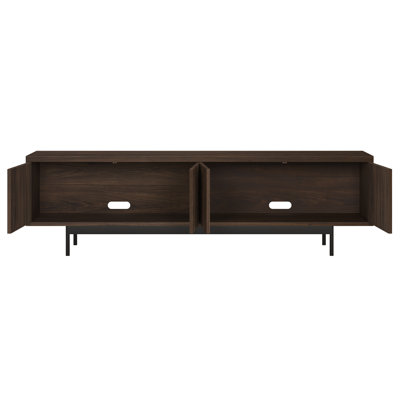 Meuble télé 75 po pour téléviseur de 85 po ou moins avec portes cannelées, rangement et gestion des câbles - Console média de salon Mid-Century moderne en aulne brun | Whitman
