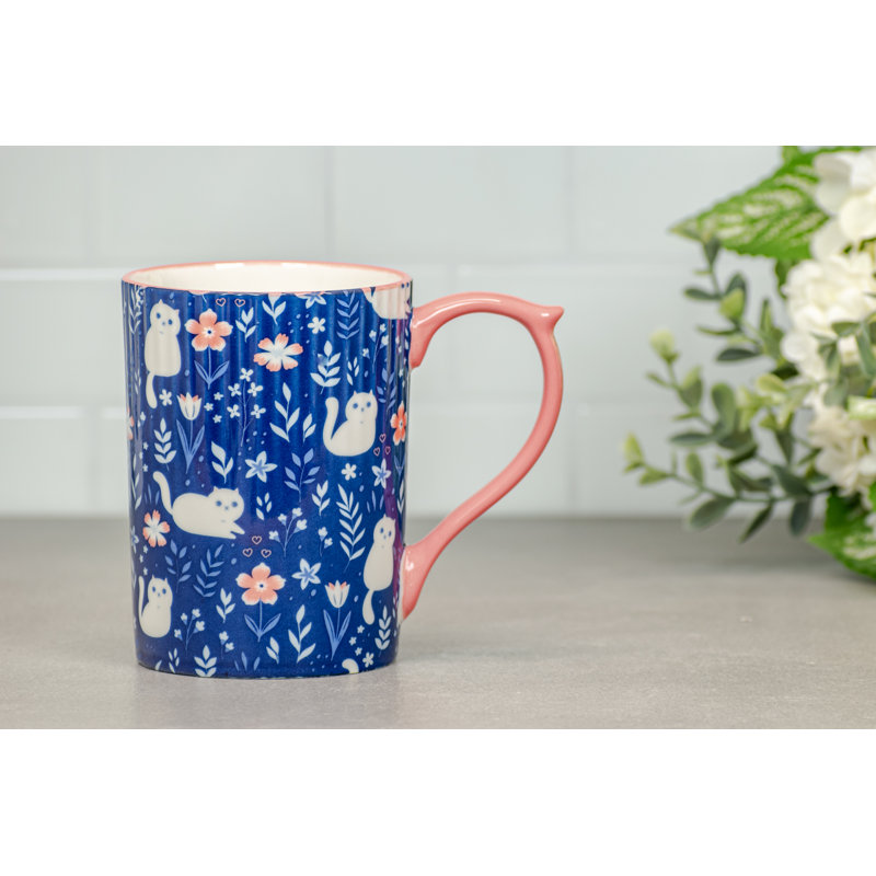 10 tasses Lylah Strawberry Street, chaton curieux