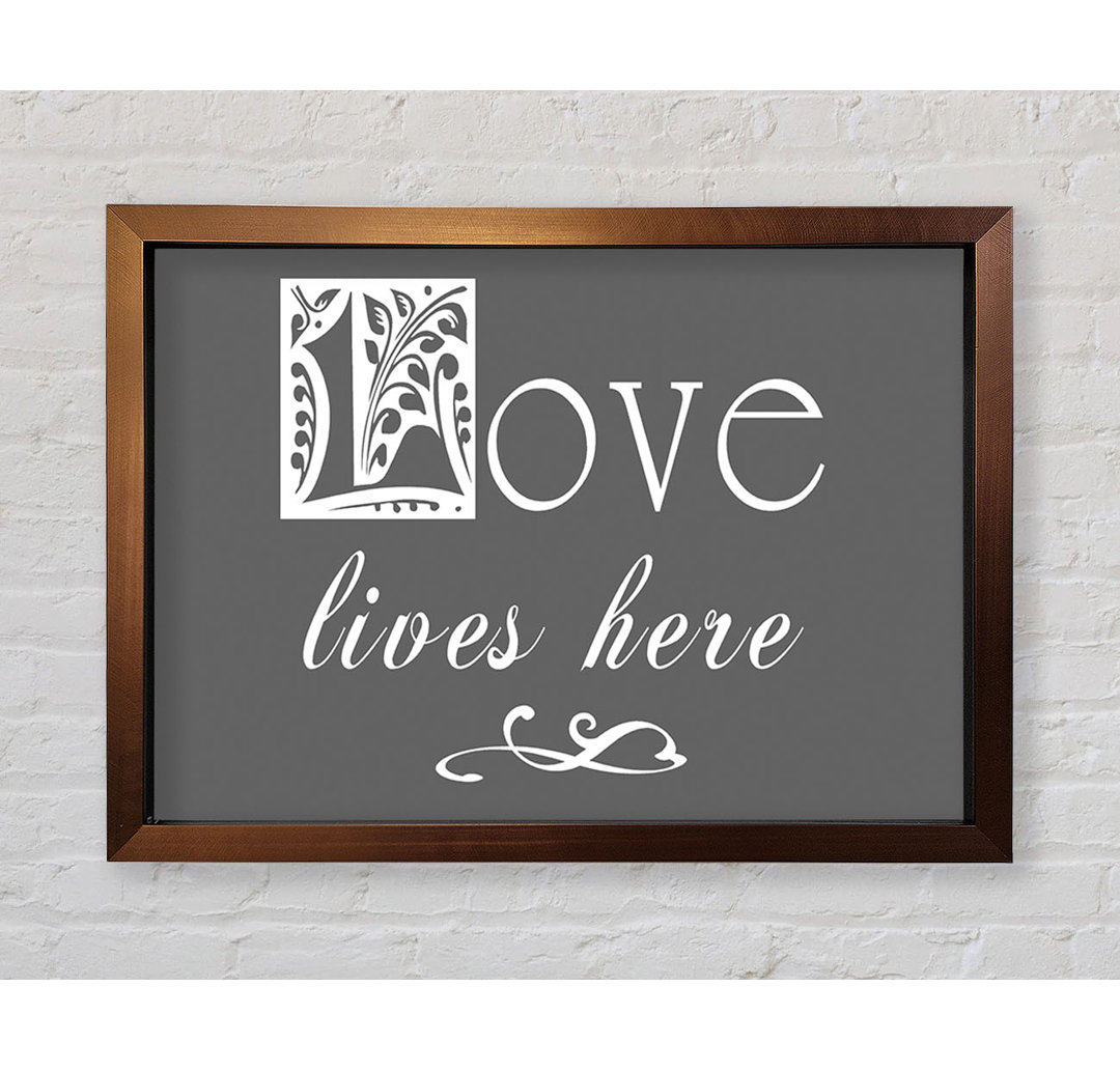 Kirkenes Love Quote Love Lives Here Lilac Gerahmter Druck Wandkunst