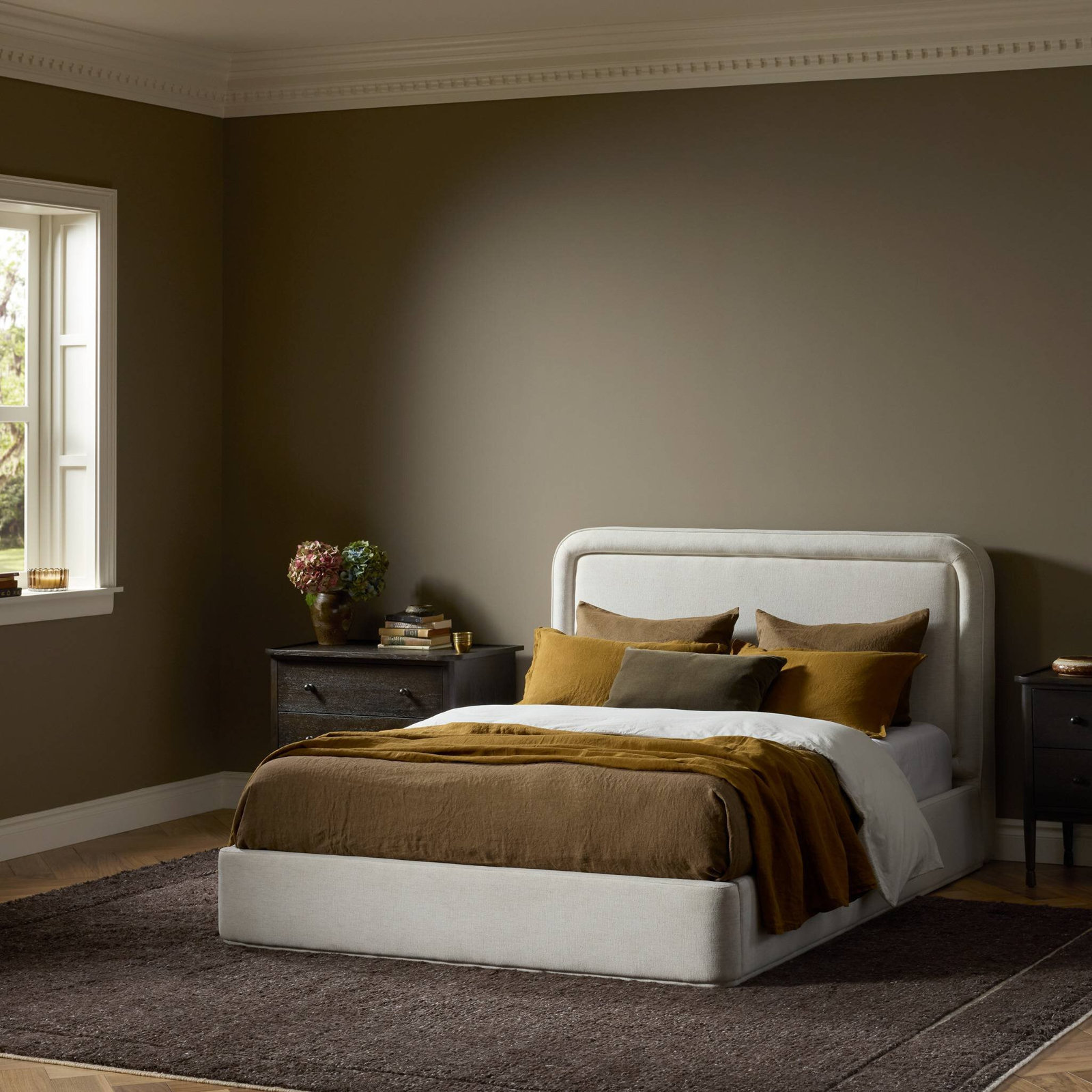 Malmo Upholstered Bed, Queen