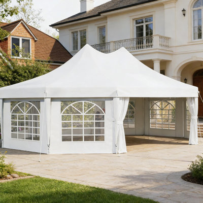 Très grande tente pour événement, tente de fête à baldaquin avec protection contre les rayons UV et fenêtres cathédrale pour les rassemblements extérieurs