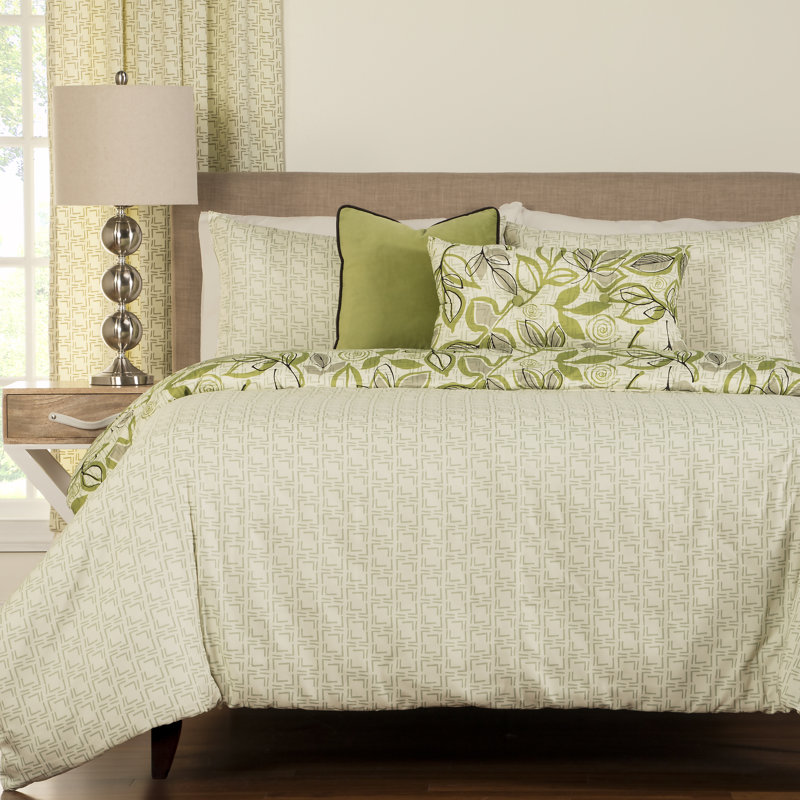 Lahaina Luau Polyester Duvet Cover & Insert, Cal.King Duvet Cover & Insert +5 Additional Pieces