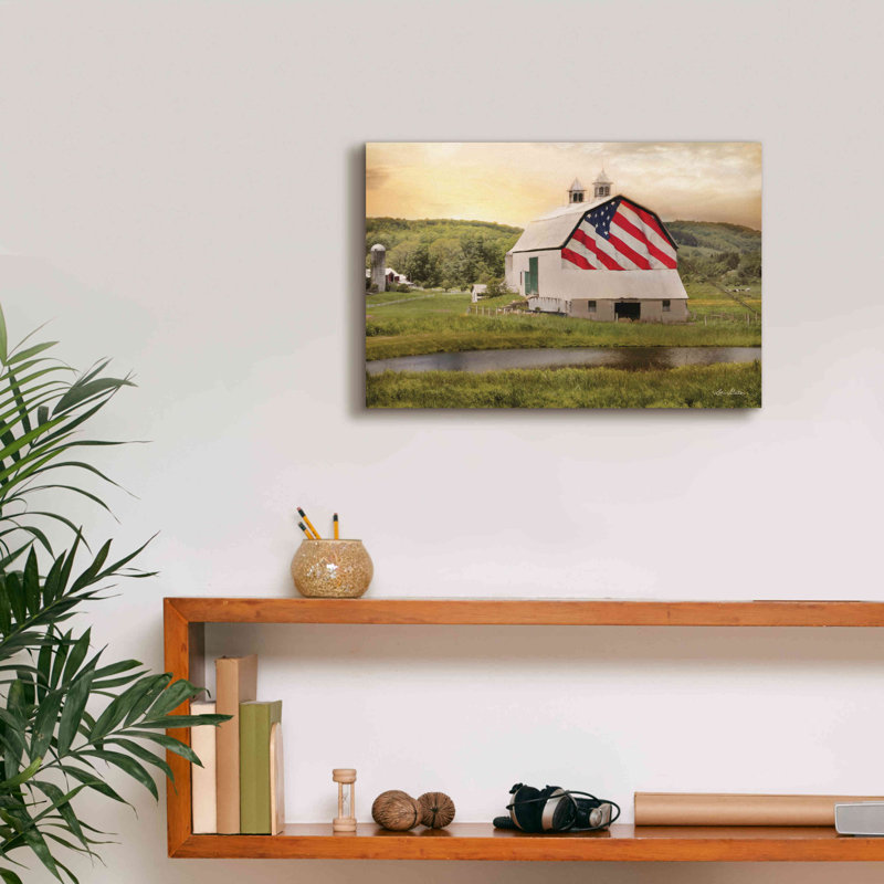 «Flag Barn» par Lori Deiter, art mural sur toile, H 12 po x l 18 po x P 0,75 po