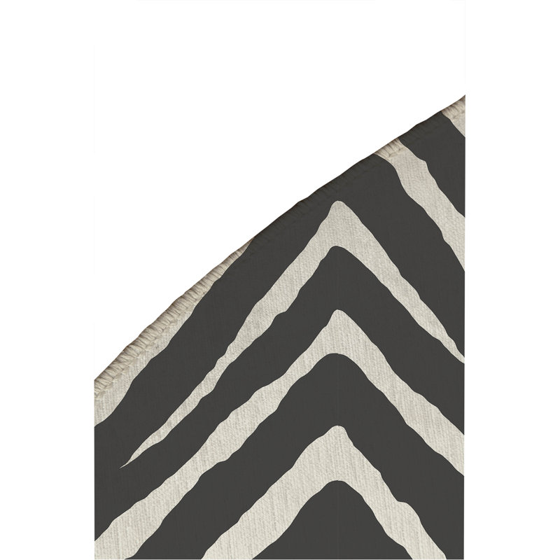 Zebra Stripe Non-Slip Outdoor Rug, Round 5'