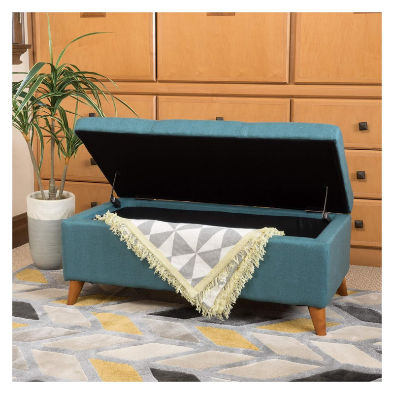 Home Decor, banc de repose-pieds capitonné avec rangement à boutons Ainsley avec couvercle à charnière, banc de repose-pieds avec rangement pour le salon et la chambre à coucher, pieds en bois massif, largeur 38 po en tissu bleu sarcelle avec pieds en bouleau naturel