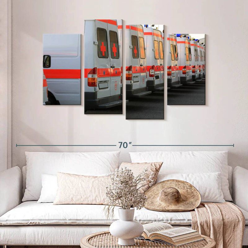 Ambulances garées Mehar, H 32 po x l 52 po