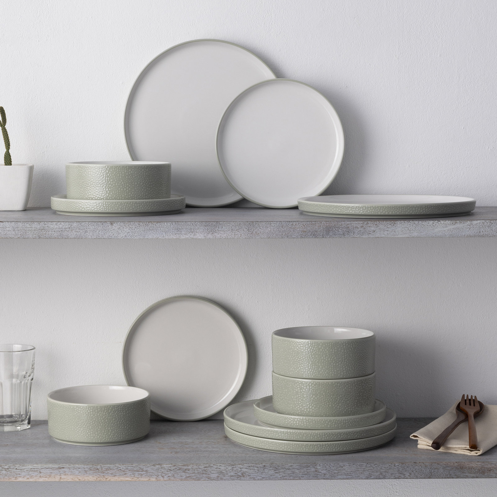 Noritake Colortex Stone 12-Piece Dinnerware Set, Service for 4, Sage