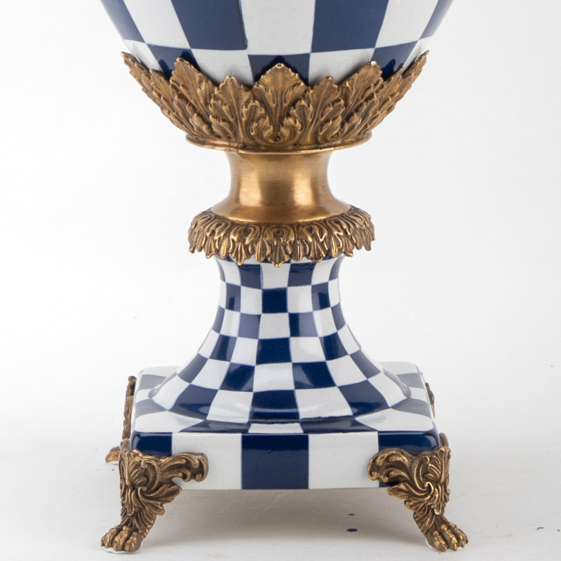 Vase en porcelaine décorative peint à la main