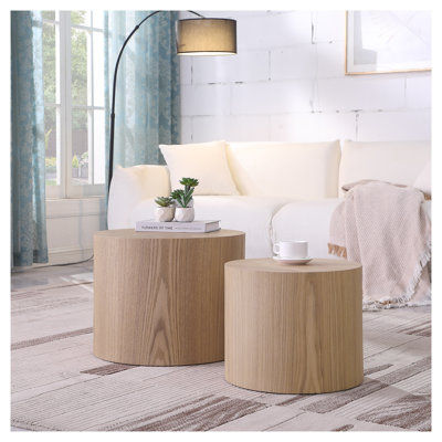 Tables d'appoint gigognes en chêne à finition chêne, ensemble de 2 - Tables de bout rondes compactes pour le salon