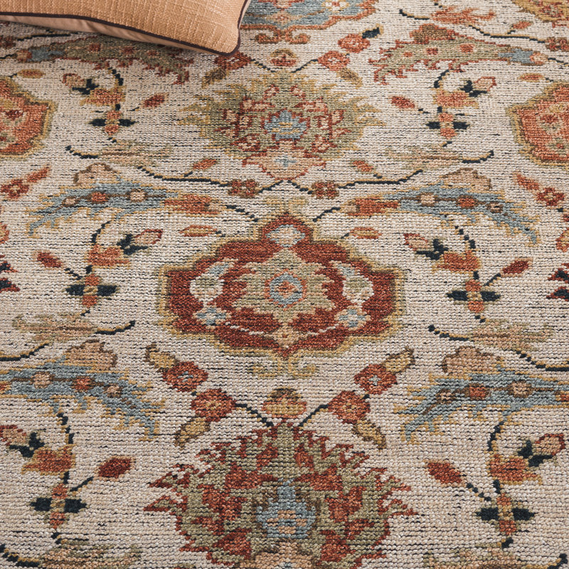 Oriental Hand-Knotted Ivory / Gold Area Rug, Rectangle 6' x 9'