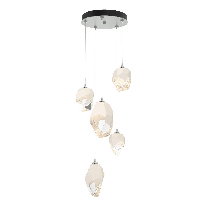 Luminaire suspendu géométrique à 5 lumières Chrysalis, H 80 po x l 15,7 po x P 15,7 po, Blanc, Platine rétro