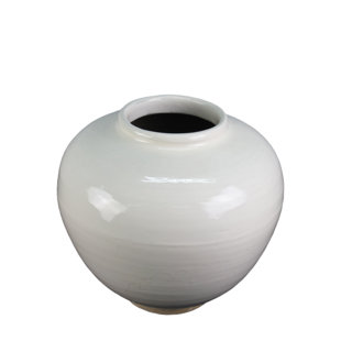 Pot en porcelaine fait à la main