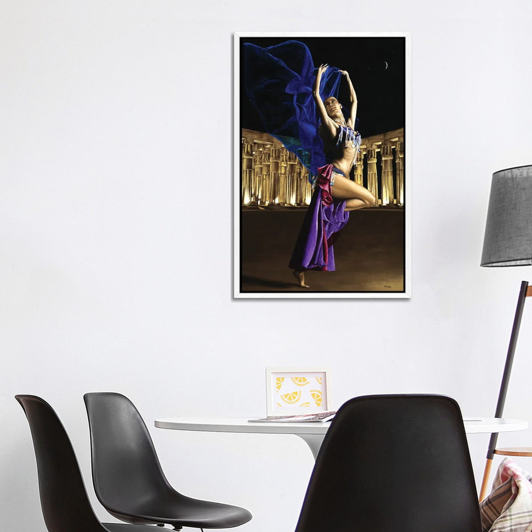 Sun Court Dancer von Richard Young - Galerie- Giclée auf Leinwand