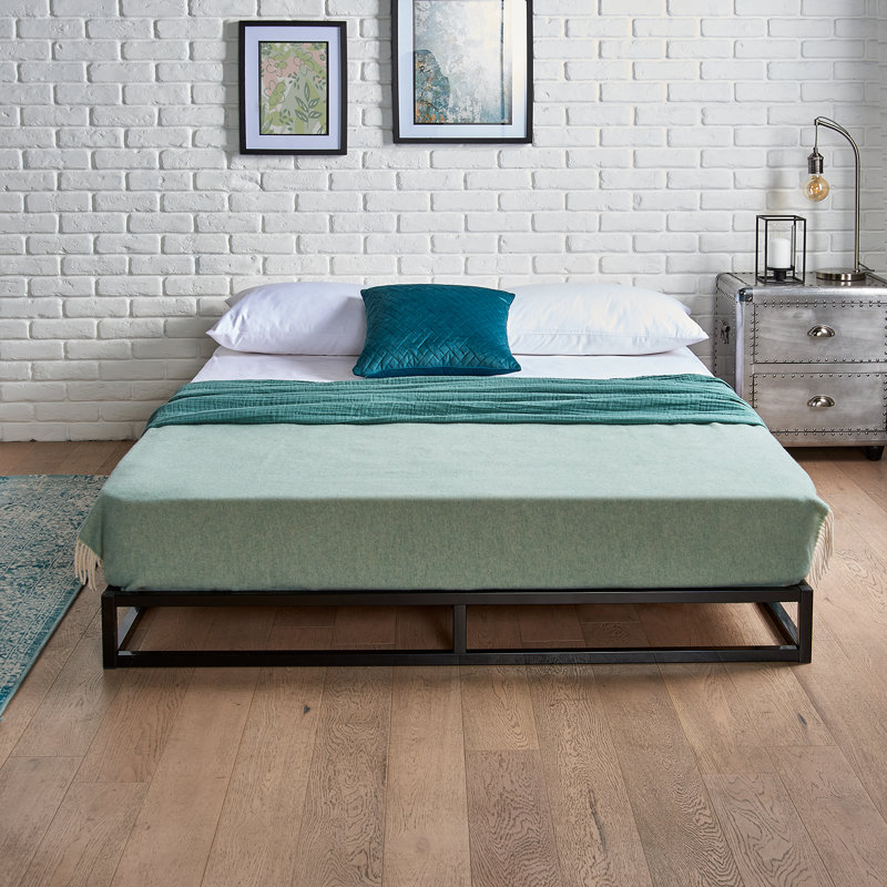Carliee Metal Bed, Small Double (4')