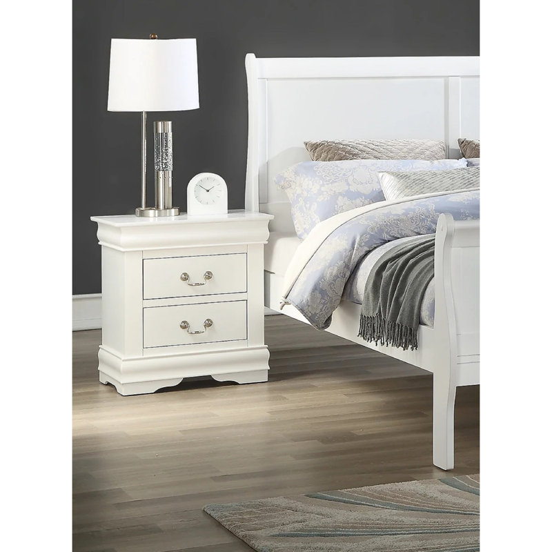 Table de chevet en bois massif de style simple en blanc, deux tiroirs, pieds de support pour stabilité en bois blanc, détails entièrement finis