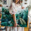 Toile Une scène de jungle abstraite luxuriante mettant en vedette un feuillage subtilement tissé avec art mural-1345955785
