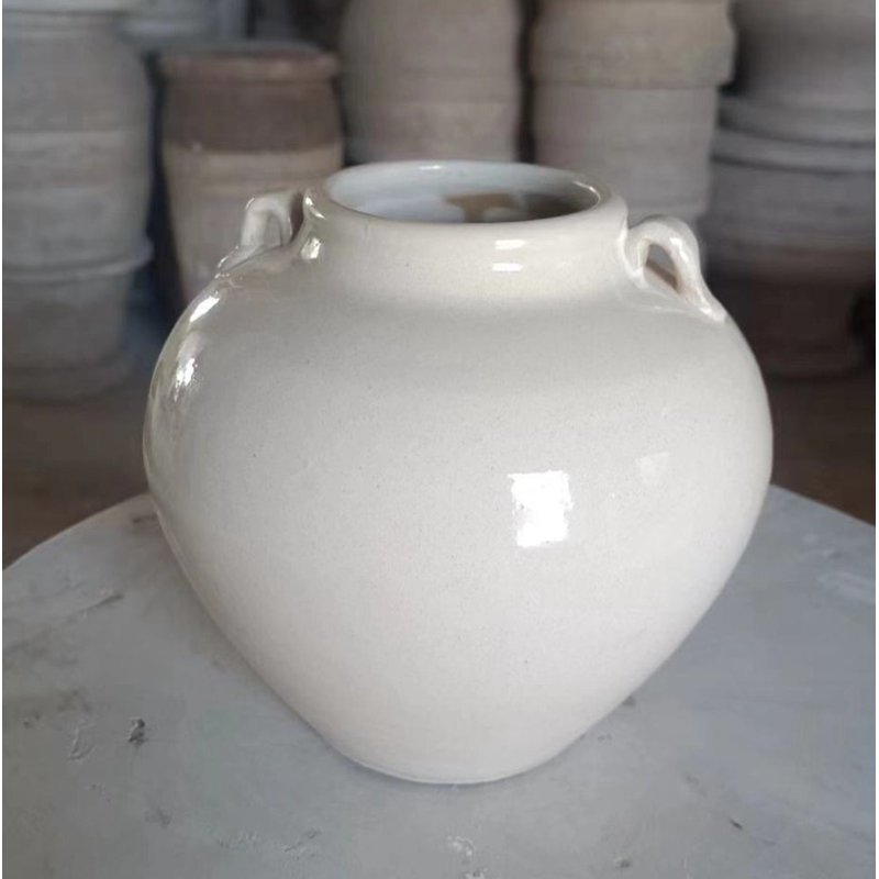 Environ 6 pouces en porcelaine blanche avec deux poignées