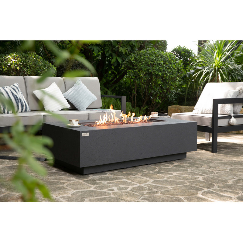 Table de foyer d'extérieur en travertin H 17 po x L 60 po Madison - comprend des pierres de lave et une housse, Gaz naturel