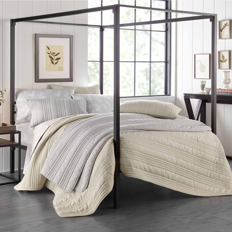 Stone Cottage Whitehills Grey Reversible Cotton Quilt Set, Gray, Full/Queen Quilt + 2 Standard Shams