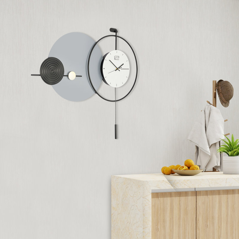 Horloge murale en métal