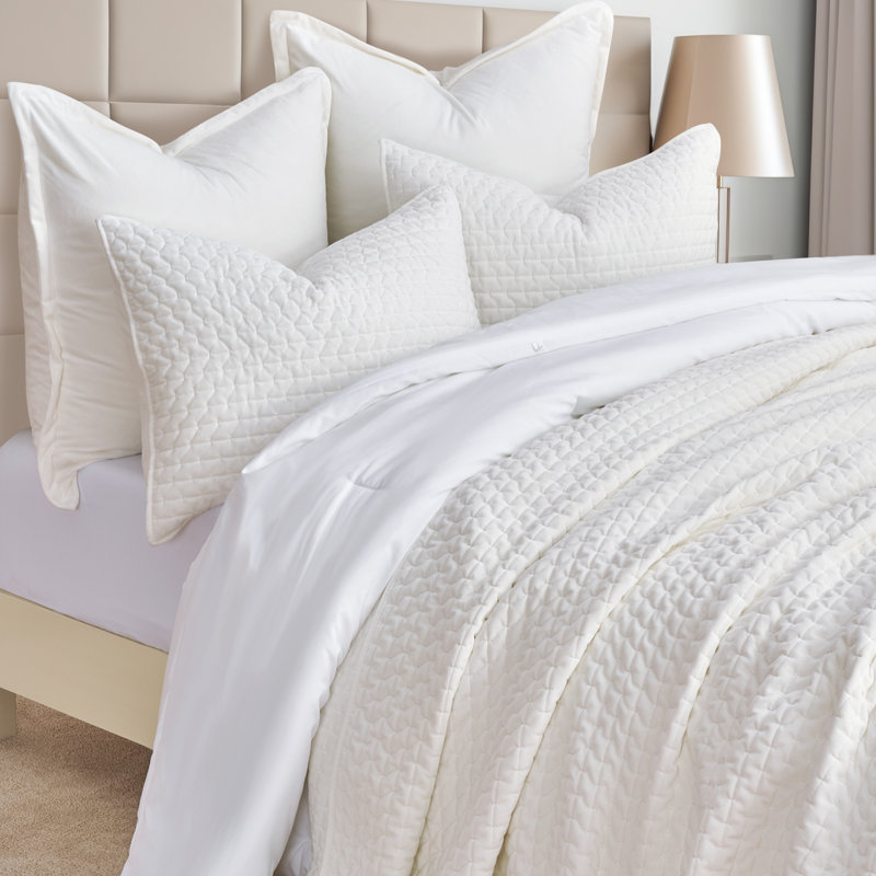 Cross-Stitch Velvet Quilt Set 3 Pieces, Bright White, Queen