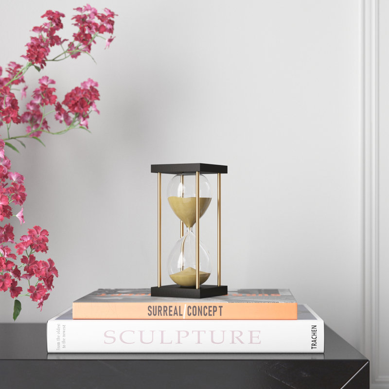 Harold Hourglass, Tan
