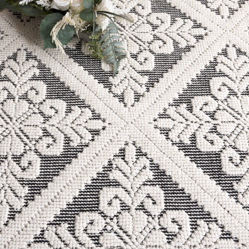 Kelty Hand Woven Wool Geometric Rug, Rectangle 5' x 8'