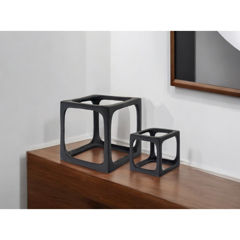 Ensemble de deux sculptures de table cubiques en aluminium noir
