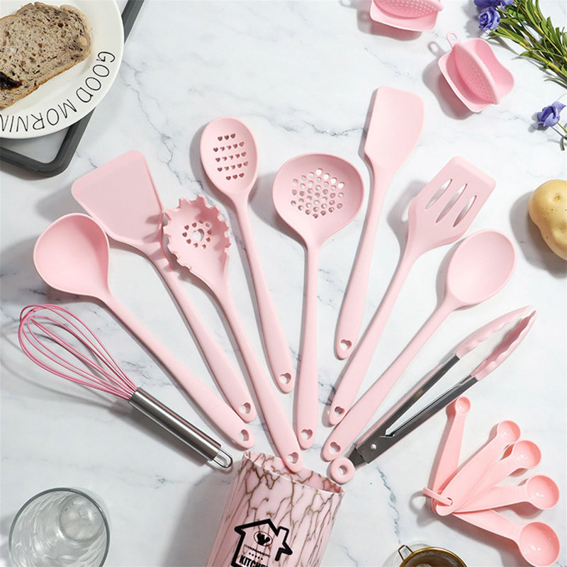 Belfry Kitchen Arthers 18 Utensil Set
