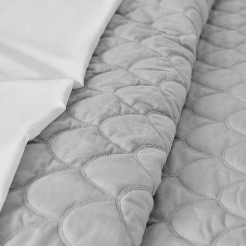 Velvet Quilt Set, King Quilt + 2 King  Shams, Light Gray