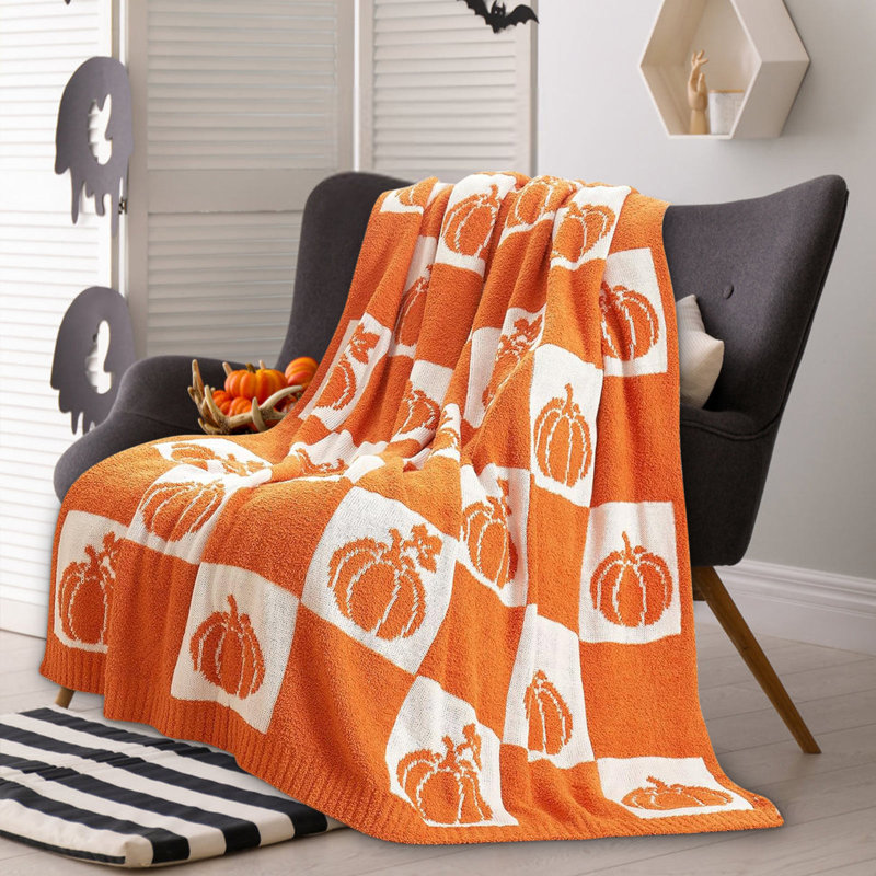 Couverture douce et confortable à carreaux citrouille d'automne orange et blanche, jeté décoratif Halloween pour canapé