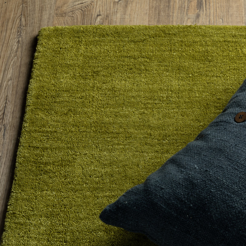 Tapis vert olive en laine fabriqué à la main Makhari, Rectangle de 5 pi x 8 pi