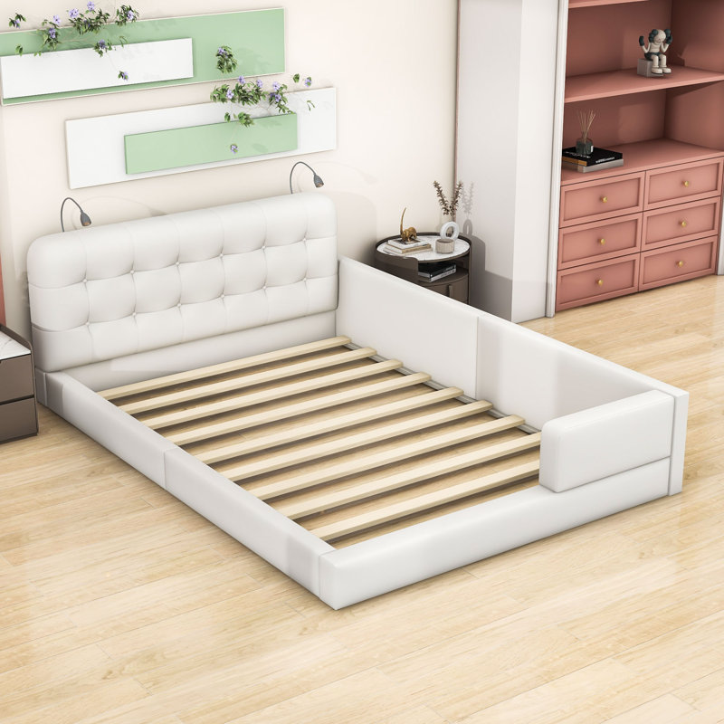 Grand lit plateforme tapissier en bois avec lumières et lattes, Blanc