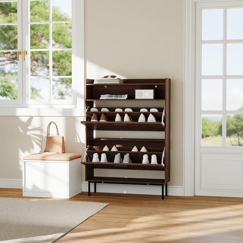 Armoire à chaussures verticale compacte peu encombrante pour vestibule ou garde-robe, Noyer
