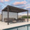14 pi. L 12 pi. Pergola en aluminium avec abat-jour roulant, 1 côté long