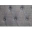 Causeuse en tissu gris et blanc antique avec 3 coussins